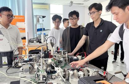 Hoàn thiện cơ chế học bổng ngành công nghệ chiến lược: Tác động đến nguồn nhân lực và thị trường bất động sản cao cấp tại Việt Nam