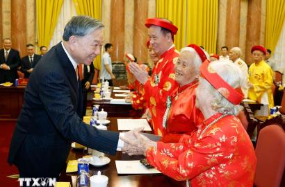 Phát huy vai trò người cao tuổi trong phát triển bền vững đô thị và thị trường bất động sản Việt Nam