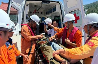 Xuyên Đêm Cứu Nạn Ngư Dân Trên Biển Đông: Tín Hiệu Về Hạ Tầng An Toàn Và Ảnh Hưởng Đến Thị Trường Bất Động Sản Ven Biển